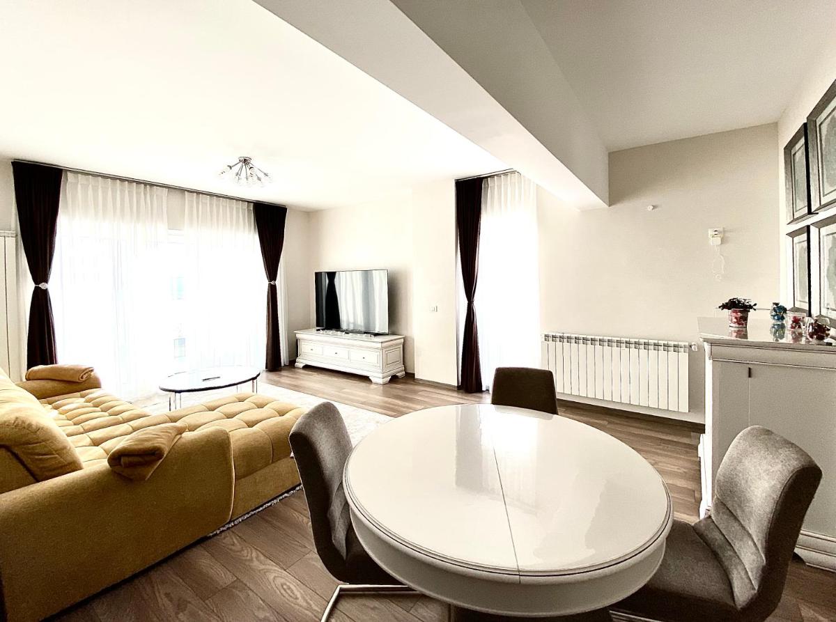 Image 5 of White Dream Penthouse with Jacuzzi