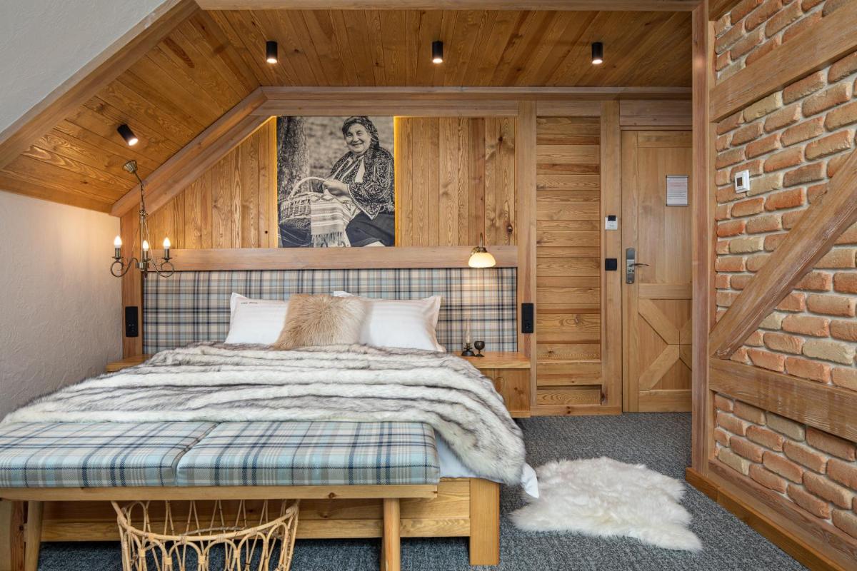 Image 2 of Zara Chalet