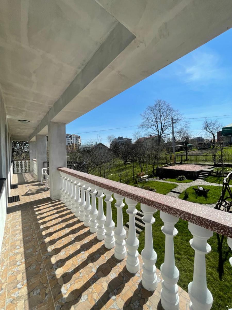 Image 3 of у Михайла